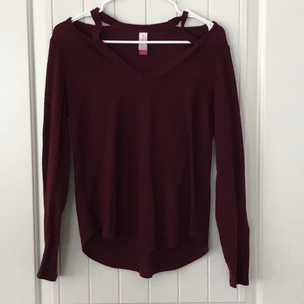 ***Cut out shoulders-maroon